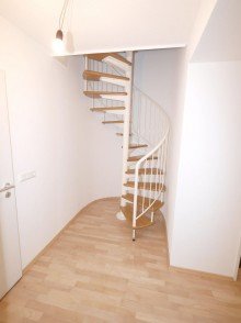Wendeltreppe M�nchen - Hadern - Villa Ihre Residenz in Gro�hadern, mit eigenem Garten