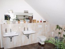 Bad mit 2 Waschbecken M�nchen - Nymphenburg Sonniges freistehendes EFH,exzellenter Grundriss,S�dterrasse,Kamin,Solaranlage