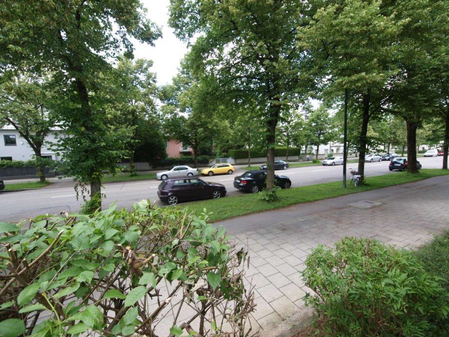 Blick zur Strasse Erdgeschosswohnung M�nchen
