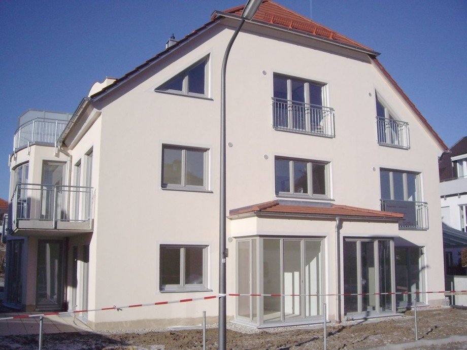Hausansicht Ost Terrassenwohnung M�nchen