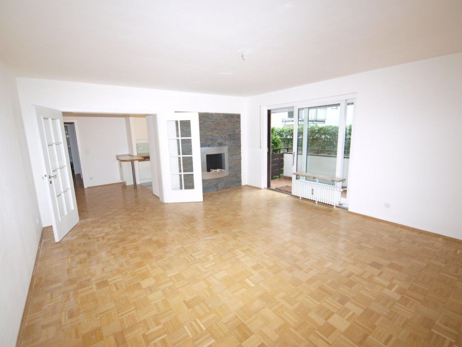 Wohnzimmer Blick zur Kamin Erdgeschosswohnung M�nchen