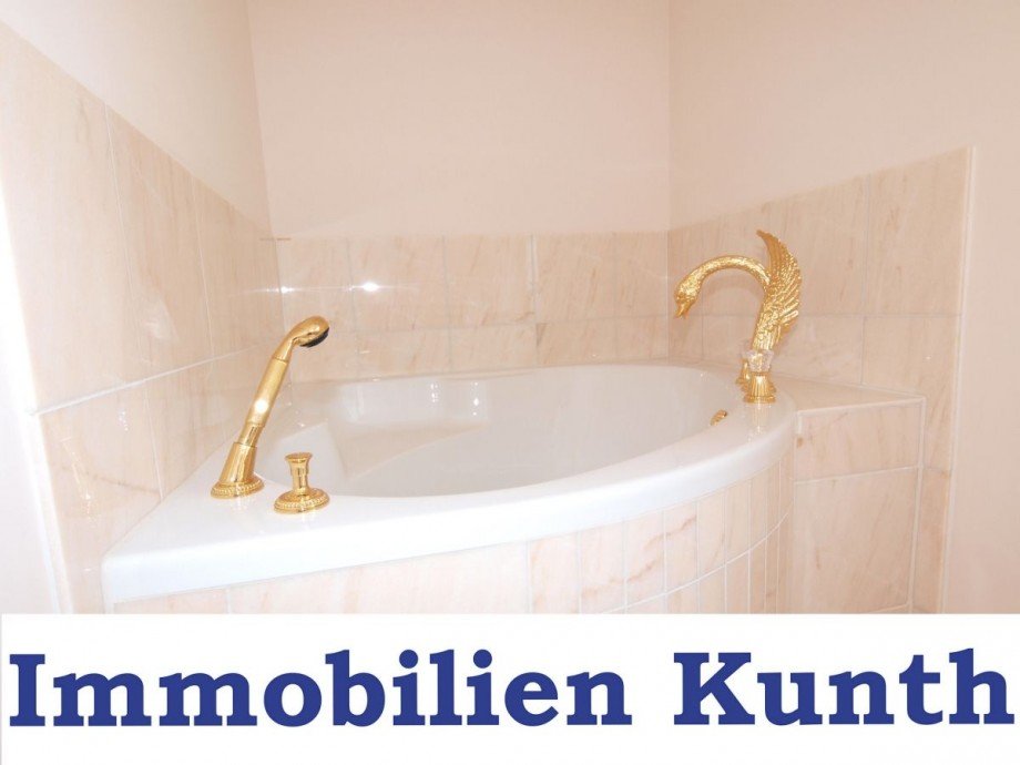 Bad im OG Doppelhaush�lfte M�nchen